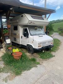 Camper mansardato