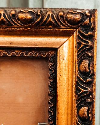 Cornice per quadri antica, dorata 34x44.