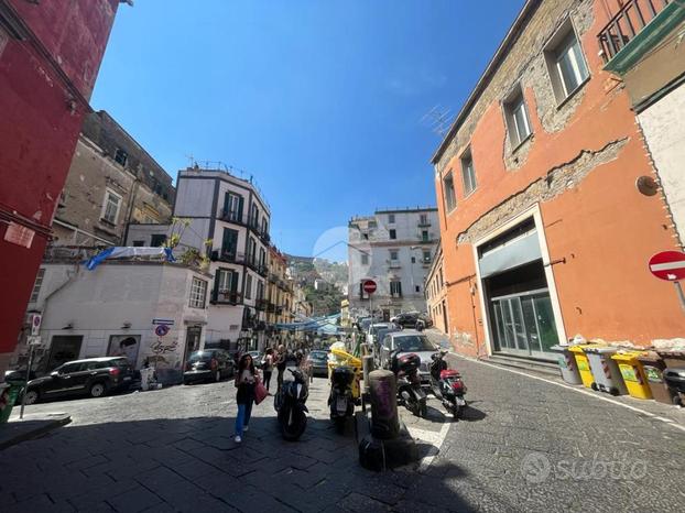 DEPOSITO A NAPOLI