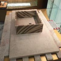 Piano e lavabo in marmo