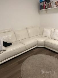 Sofa’ vera pelle usato