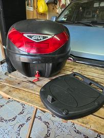 Bauletto GIVI MONOKEY con piastra e 2 chiavi #1
