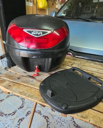 Bauletto GIVI MONOKEY con piastra e 2 chiavi #1