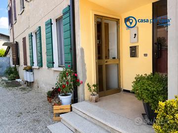 APPARTAMENTO TRILOCALE IN CENTRO CON SCOPERTO ESCL