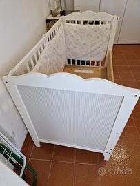 lettino bimbi con sponda montessoriana