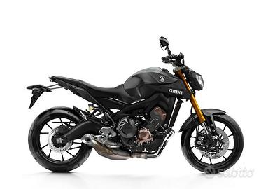 YAMAHA MT 09 2016 SOLO PEZZI DI RICAMBIO SCONTATI!