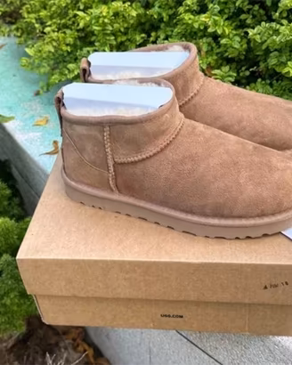 Stivaletti UGG Classic Ultra Mini da donna EU 41
