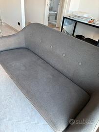 Divano di tessuto grigio design