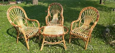 MOBILI DA GIARDINO IN VIMINI DI GIUNCO CHIARO
