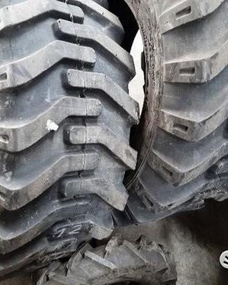 Coppia di pneumatici nuovi 12 16.5 btk sks