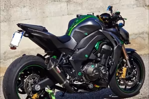 Kawasaki Z1000 anno 2015