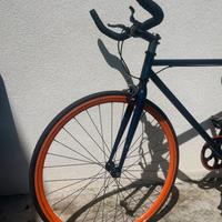 Bici a scatto fisso