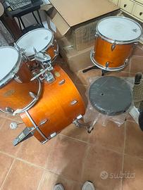 Batteria acustica incompleta