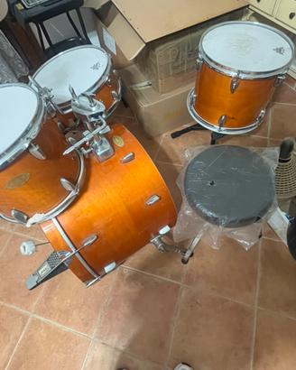 Batteria acustica incompleta