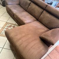 Divano letto marrone con chaise longue