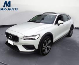 Volvo V60 Cross Country B4 (d) AWD automatico...