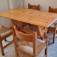Tavolo in legno massello di pino
