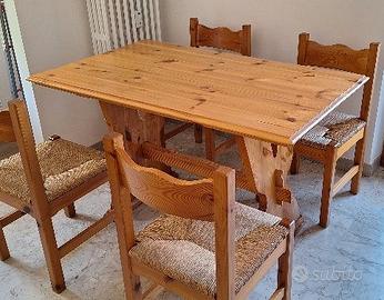 Tavolo in legno massello di pino