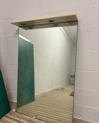 Specchio bagno con illuminazione integrata