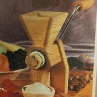 Mulino in legno e pietra