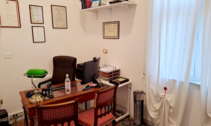 Stanza 10 mq uso studio