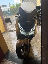 Honda forza 125