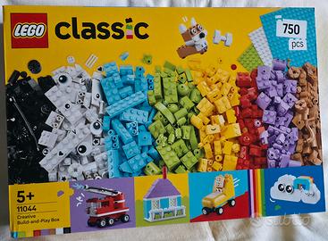 Lego Classic Creative Build-And-Play Box