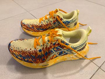 Asics modello NOOSA TRI 16