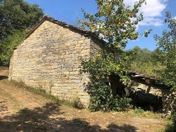 Rustico / Casale di 280 m² con 5 locali e box auto