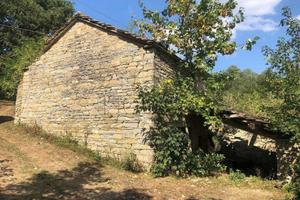 Rustico / Casale di 280 m² con 5 locali e box auto