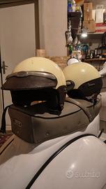 coppia di casci originali vespa