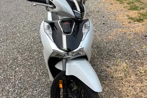 SCOOTER SH 150