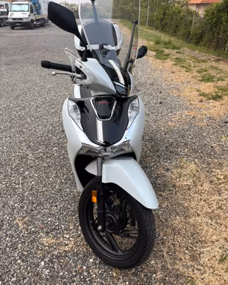 SCOOTER SH 150