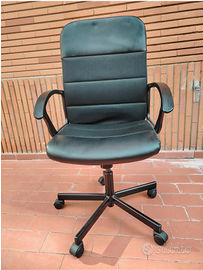 Poltrona ufficio direzionale nera girevole