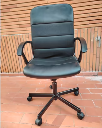 Poltrona ufficio direzionale nera girevole