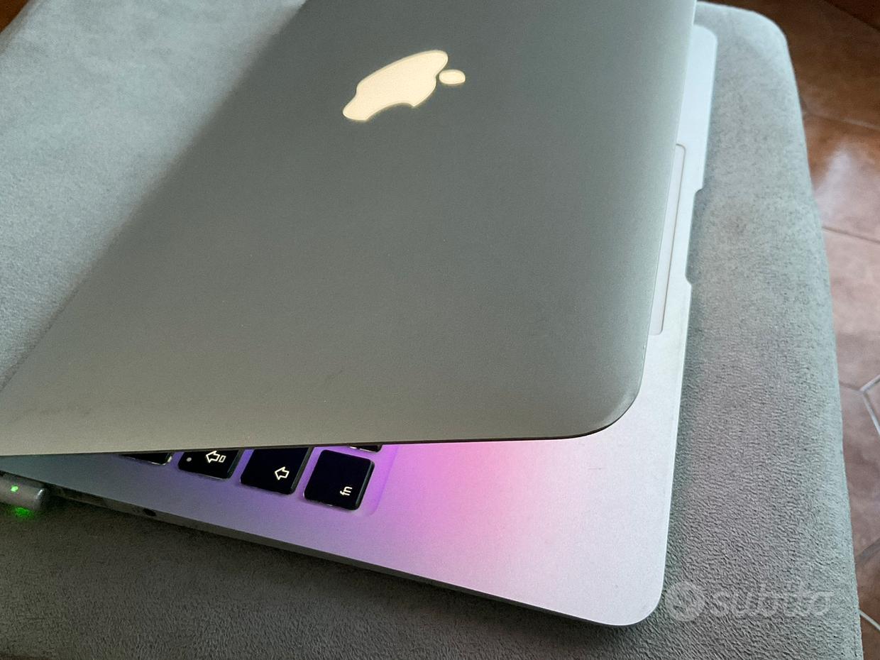 MacBook本体 MacBook Air 2011 MC968J/A Apple MacBook Air 13 (Mid-2011) - スペック、テスト、価格