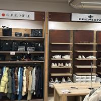 Arredamento completo negozio in legno massello