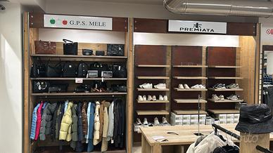 Arredamento completo negozio in legno massello