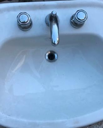 Lavabo con colonna