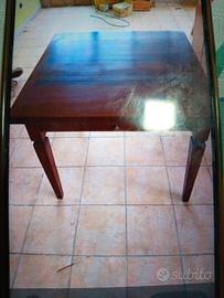 tavolo in vero legno