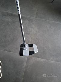 Putter Odyssey broomstick 