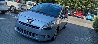 Peugeot 5008 2012 1.6 hdi 7 poste