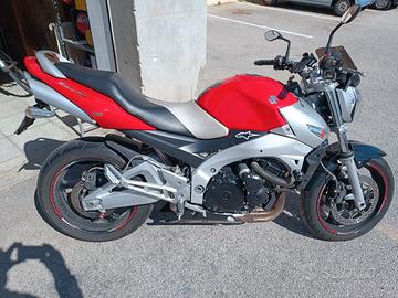 Suzuki GSR600