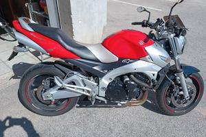 Suzuki GSR600