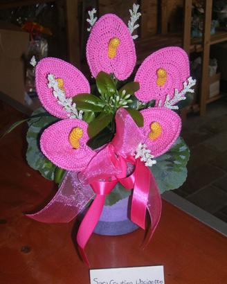 Fiori uncinetto - cinque anthurium rosa
