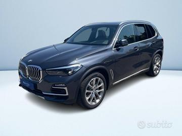 BMW X5 xdrive30d mhev 48V xLine auto