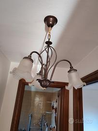 Lampadario in metallo e vetro