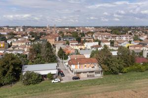 CASA INDIPENDENTE A CENTO