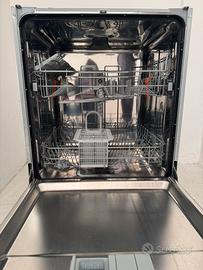 Lavastoviglie a incasso HOTPOINT ARISTON