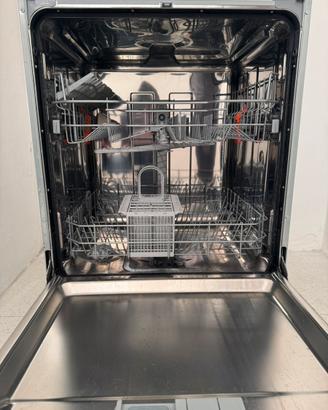 Lavastoviglie a incasso HOTPOINT ARISTON